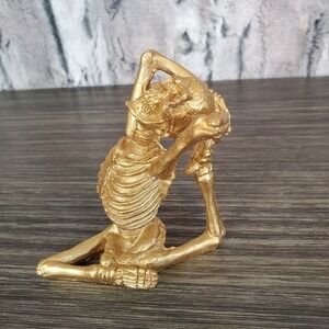 Gold SKELETON Yoga Posing  HALLOWEEN Decoration Resin Figurine Mantle‎ Display